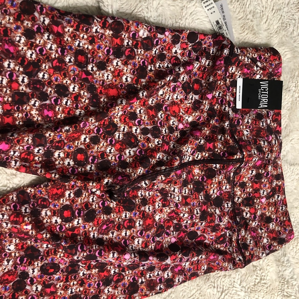 Victoria Sport crop leggings